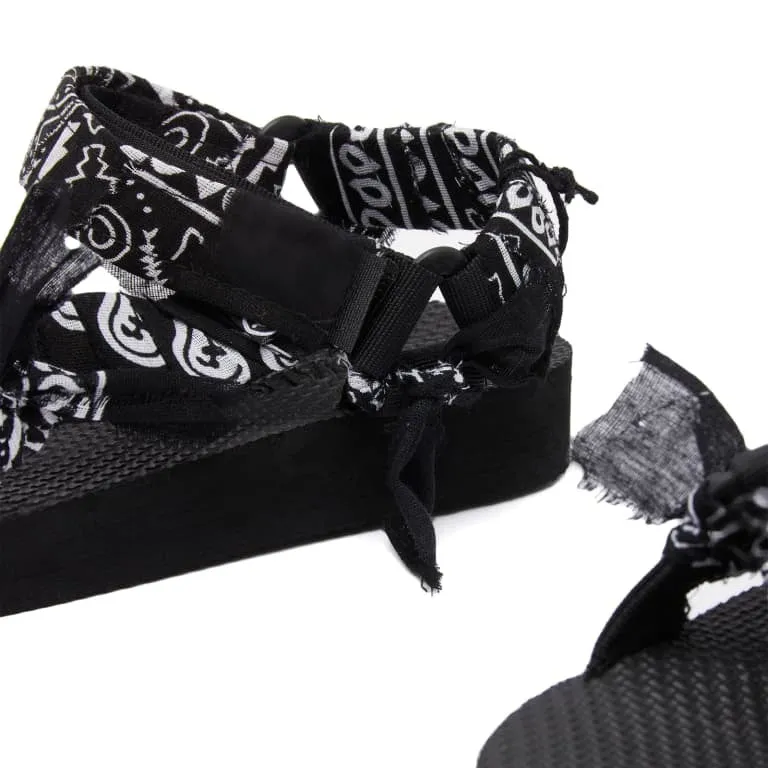 Arizona Love Bandana Trekky Sandals, Black/White