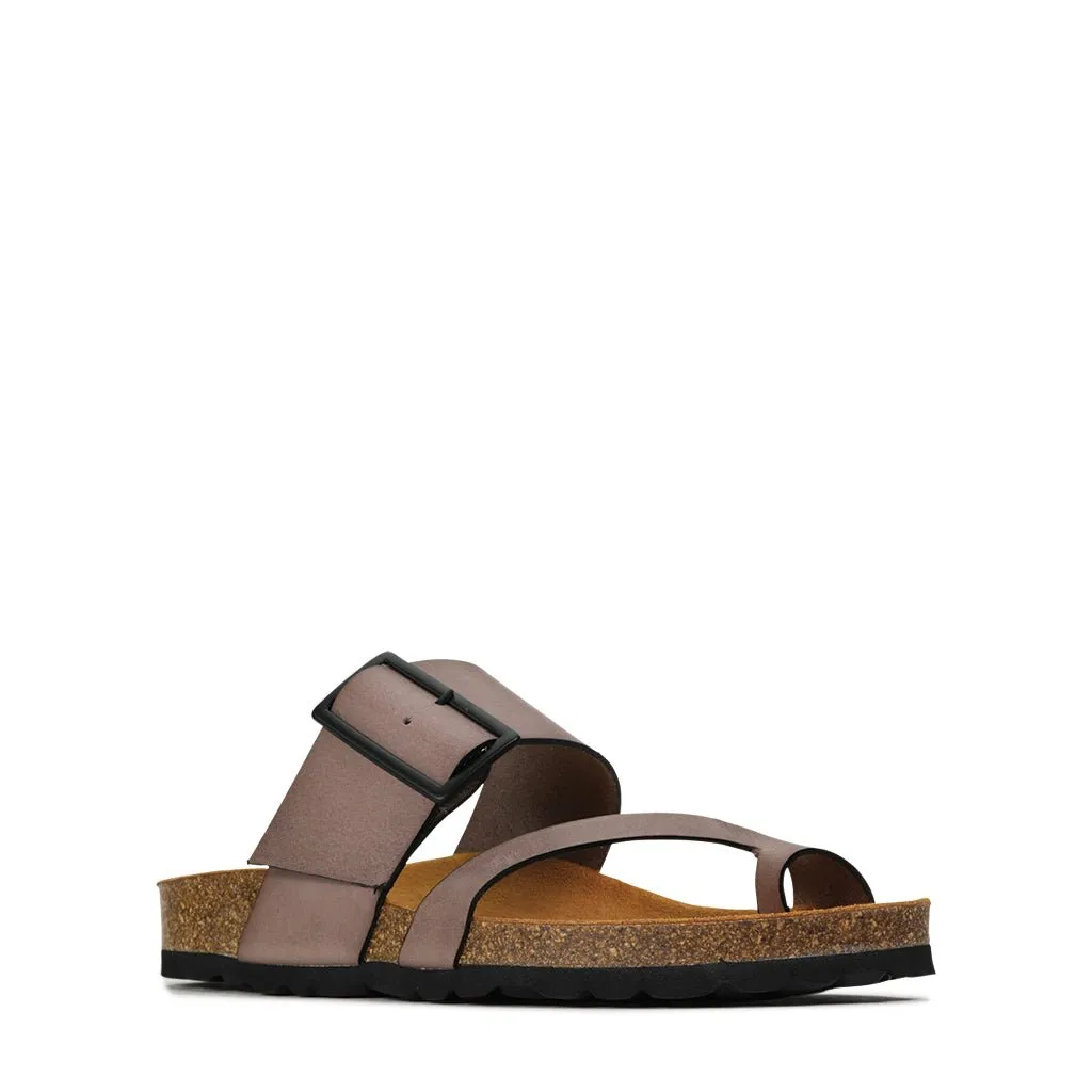 EDGY LEATHER SLIDE SANDAL