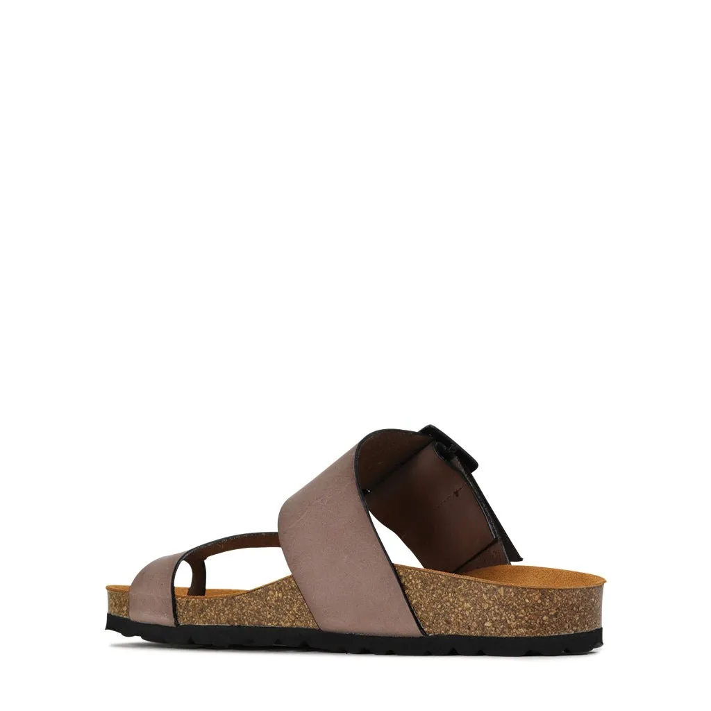 EDGY LEATHER SLIDE SANDAL