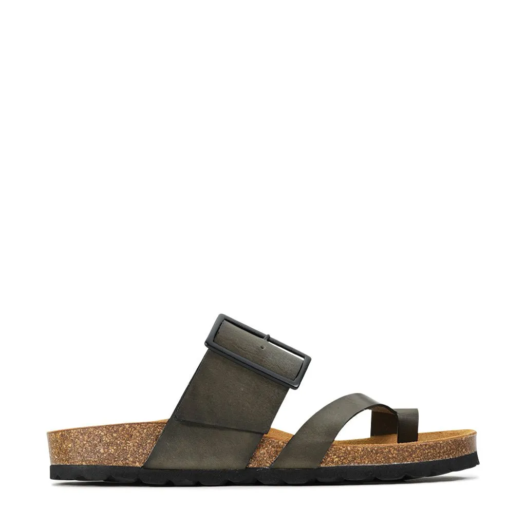 EDGY LEATHER SLIDE SANDAL
