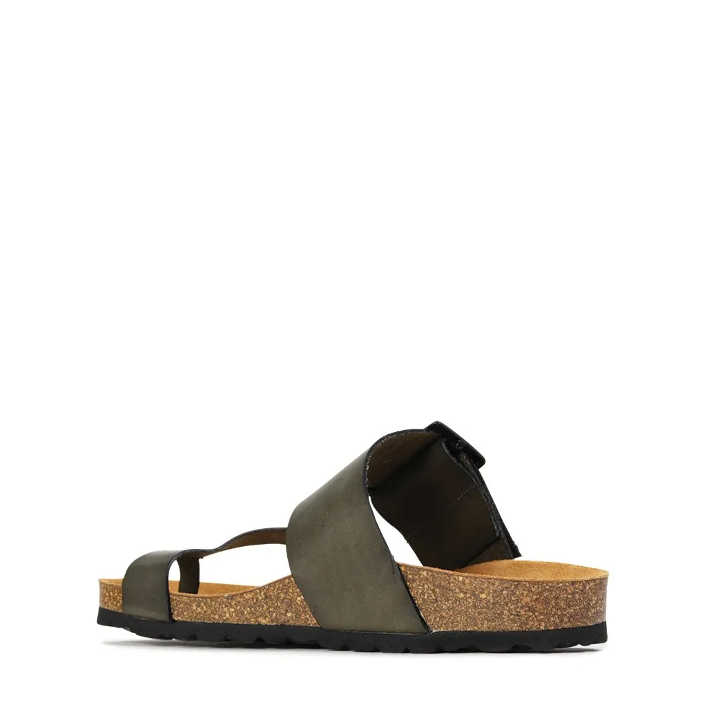 EDGY LEATHER SLIDE SANDAL