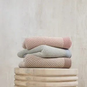 Mon Tresor Two-Tone Knit Blankets
